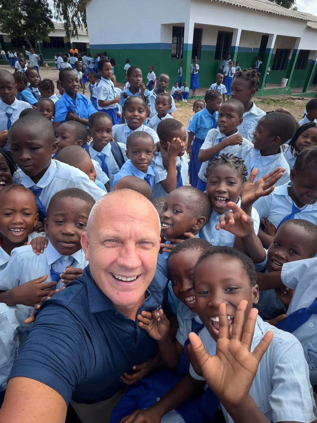 Selfie with children at the school